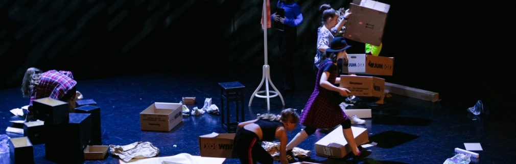 bannière COURS DE THÉÂTRE POUR ENFANTS DE 8 À 12 ANS