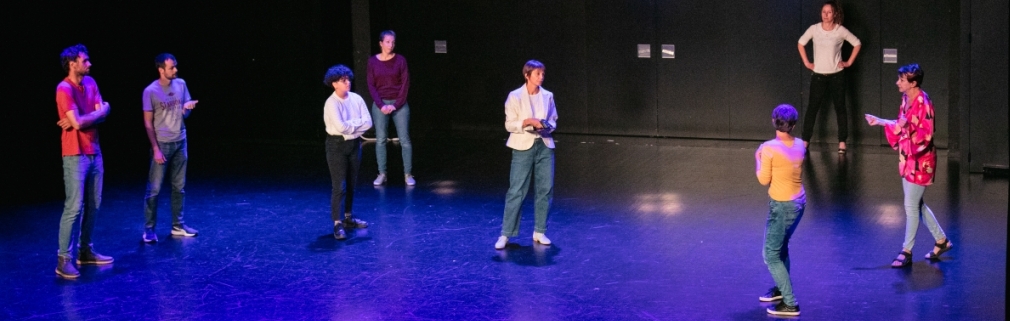 bannière Cours de théâtre pour adultes De 16 à 18 ans